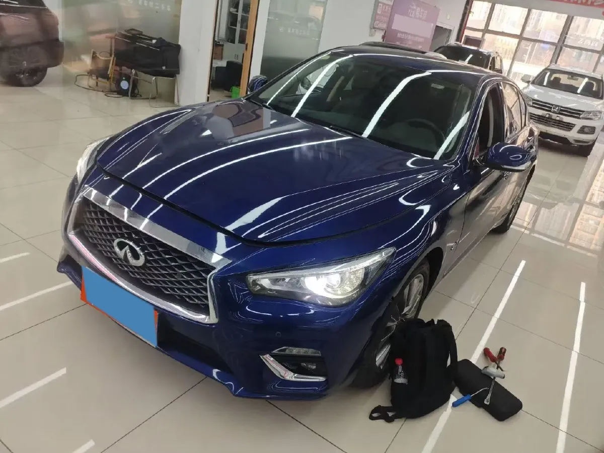 2018 Jeep Grand Commander 2.0T 265HP L4 9AT,autocango,china used car exporter,china ev exporter,chinese used car exporter,chinese used ev exporter