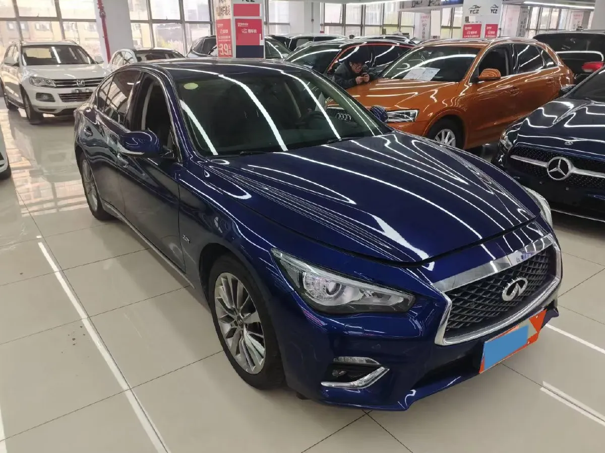 2018 Jeep Grand Commander 2.0T 265HP L4 9AT,autocango,china used car exporter,china ev exporter,chinese used car exporter,chinese used ev exporter