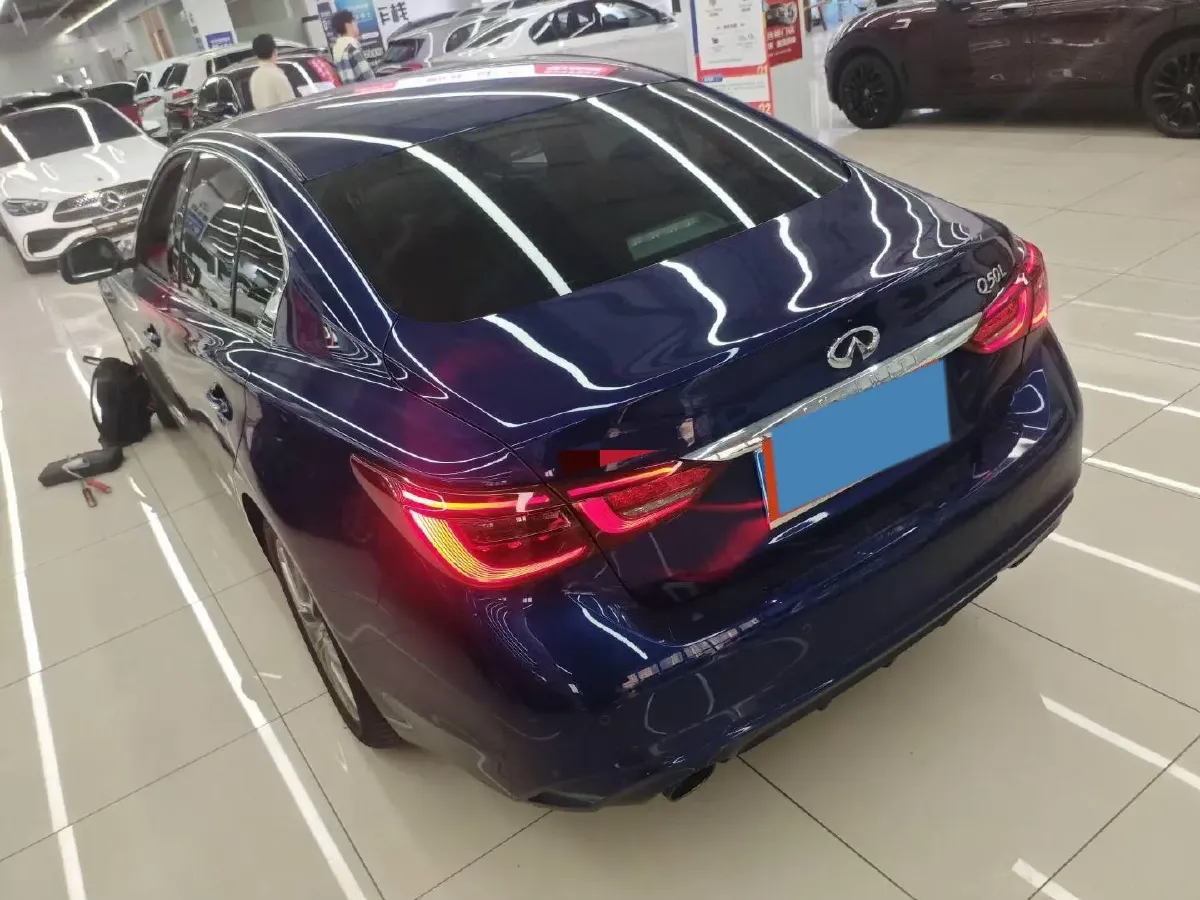 2018 Jeep Grand Commander 2.0T 265HP L4 9AT,autocango,china used car exporter,china ev exporter,chinese used car exporter,chinese used ev exporter