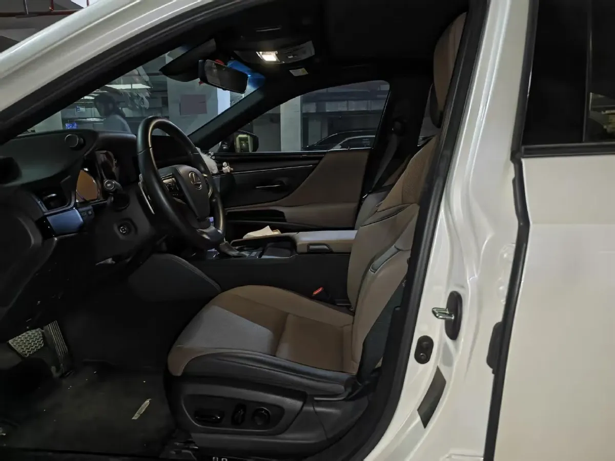 2022 Lexus ES 2.0L 173HP L4 CVT,autocango,china used car exporter,china ev exporter,chinese used car exporter,chinese used ev exporter