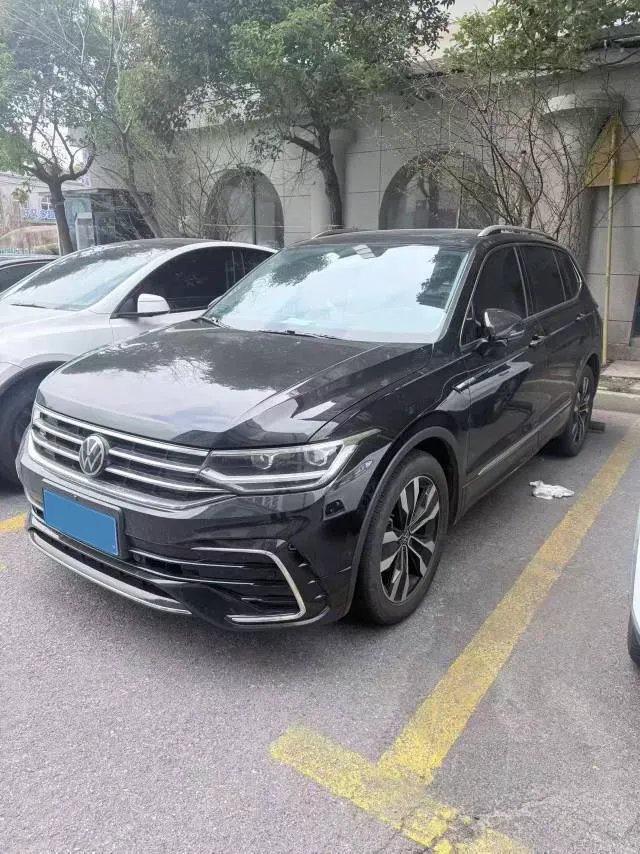 2024 Volkswagen Tiguan L 2.0T 186HP L4 7DCT,autocango,china used car exporter,china ev exporter,chinese used car exporter,chinese used ev exporter