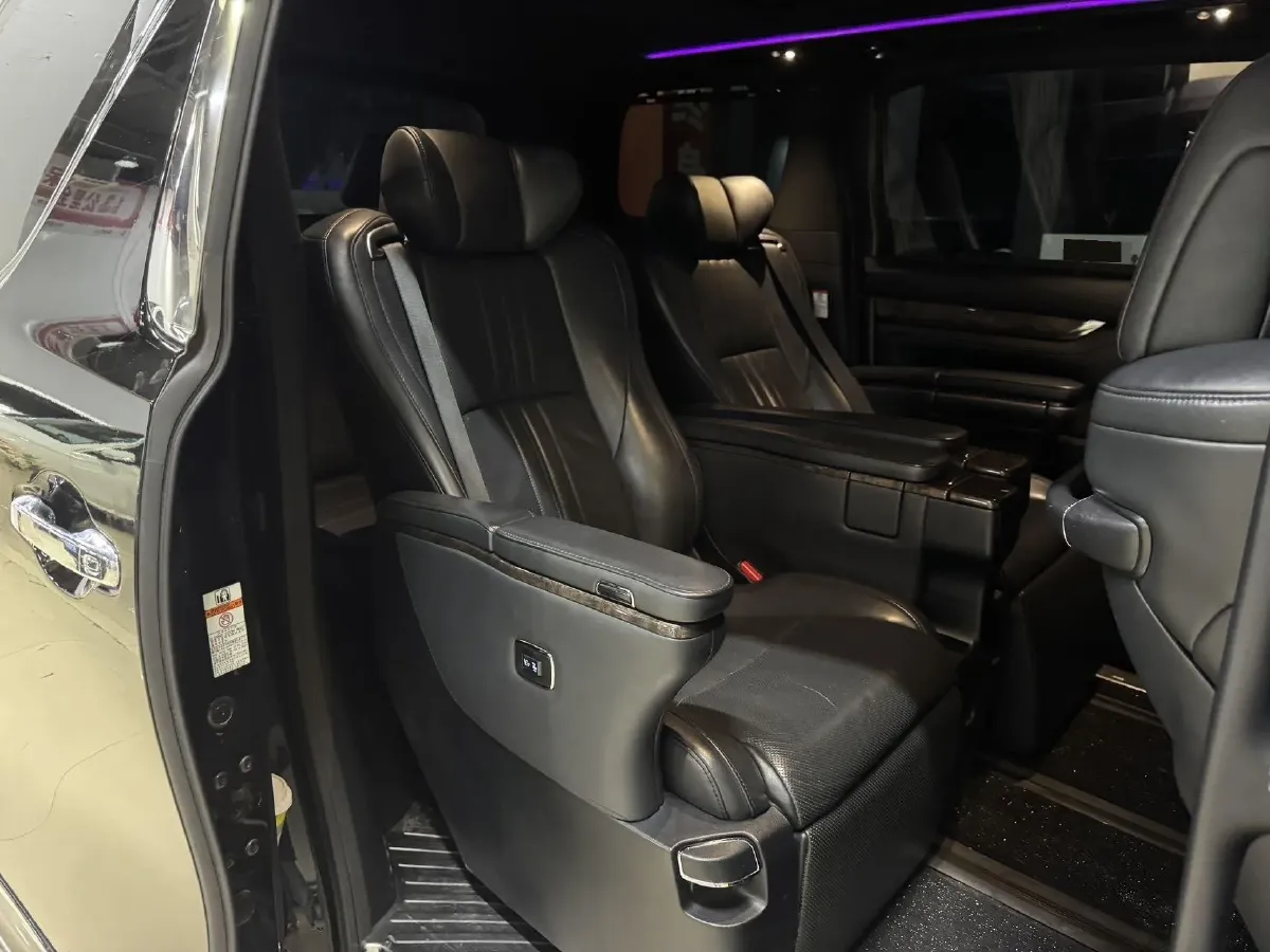 2018 Toyota Alphard 3.5L 301HP V6 8AT,autocango,china used car exporter,china ev exporter,chinese used car exporter,chinese used ev exporter