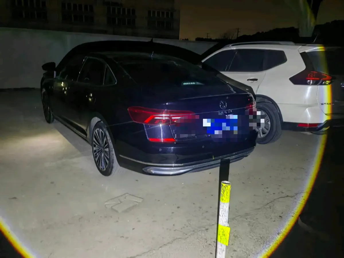 2021 Volkswagen Passat 2.0T 186HP L4 7DCT,autocango,china used car exporter,china ev exporter,chinese used car exporter,chinese used ev exporter