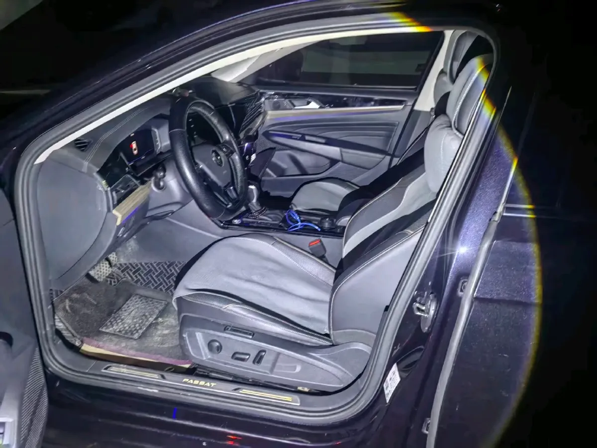 2021 Volkswagen Passat 2.0T 186HP L4 7DCT,autocango,china used car exporter,china ev exporter,chinese used car exporter,chinese used ev exporter