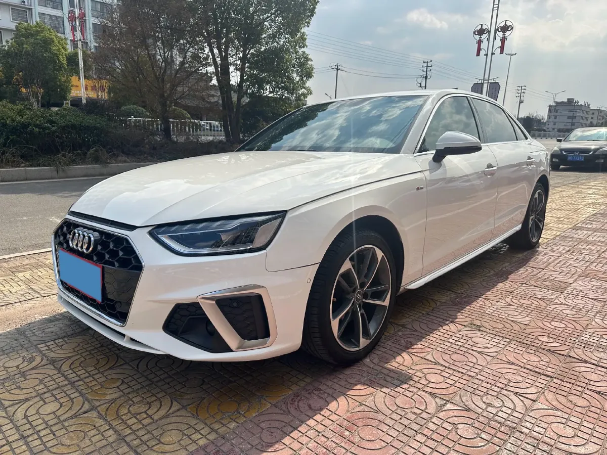 2022 Audi A4L 2.0T 190HP L4 7DCT,autocango,china used car exporter,china ev exporter,chinese used car exporter,chinese used ev exporter