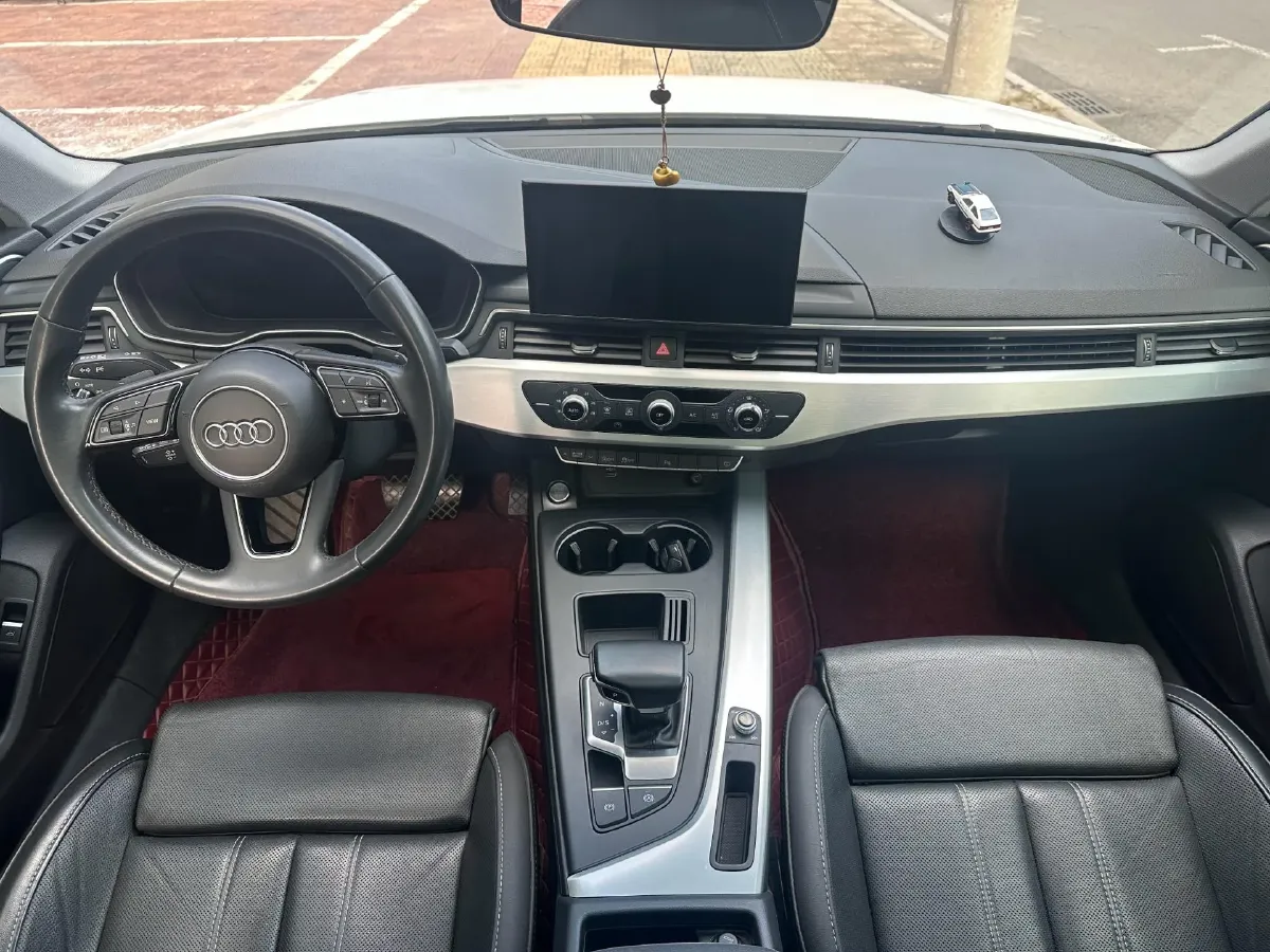 2022 Audi A4L 2.0T 190HP L4 7DCT,autocango,china used car exporter,china ev exporter,chinese used car exporter,chinese used ev exporter