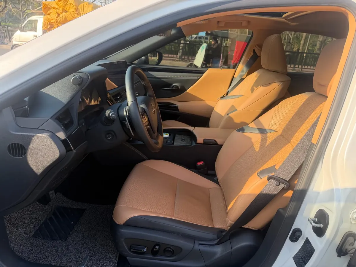 2022 Lexus ES 2.0L 173HP L4 CVT,autocango,china used car exporter,china ev exporter,chinese used car exporter,chinese used ev exporter