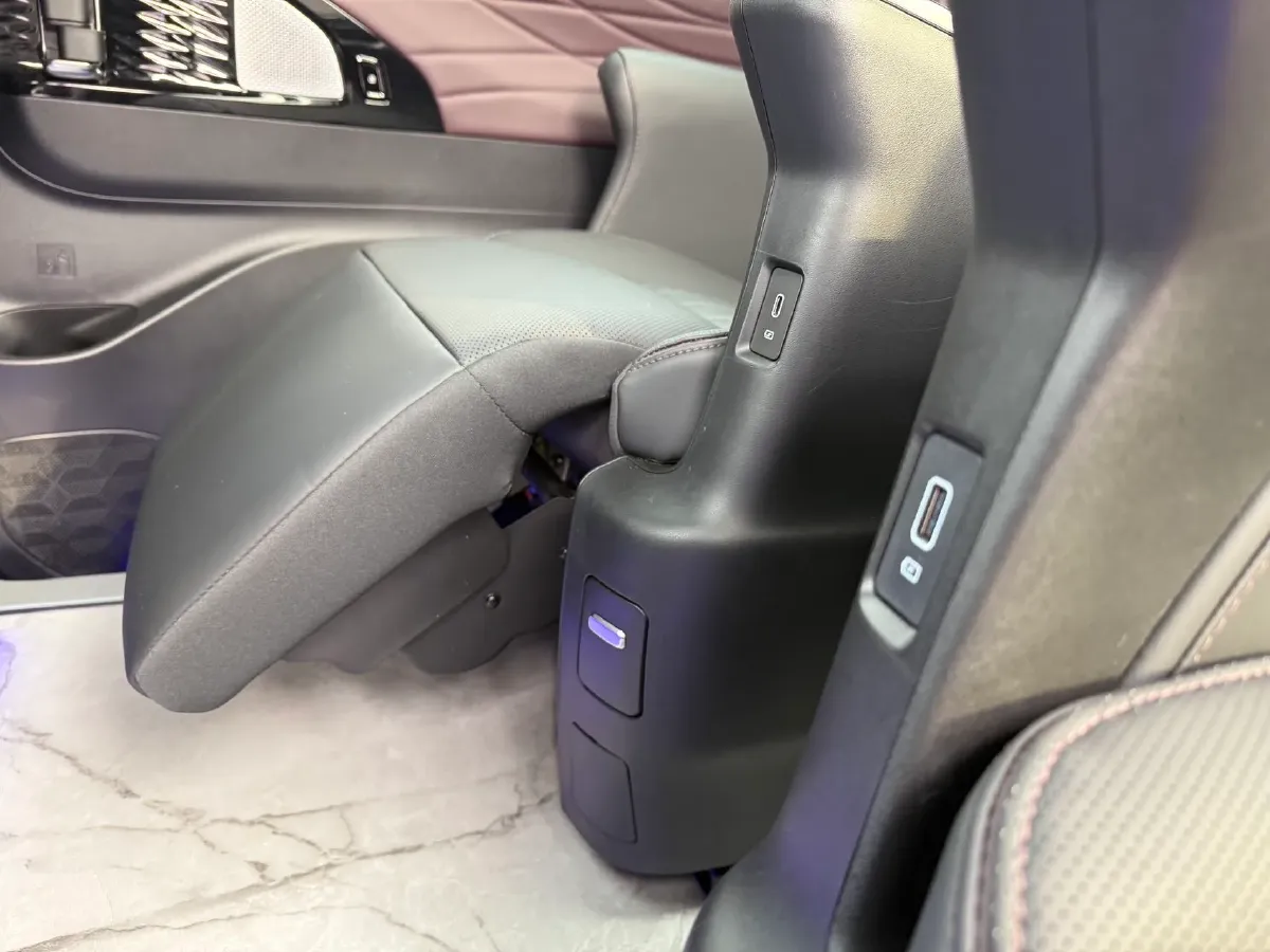 2024 GAC Trumpchi M8 2.0T 252HP L4 8AT,autocango,china used car exporter,china ev exporter,chinese used car exporter,chinese used ev exporter