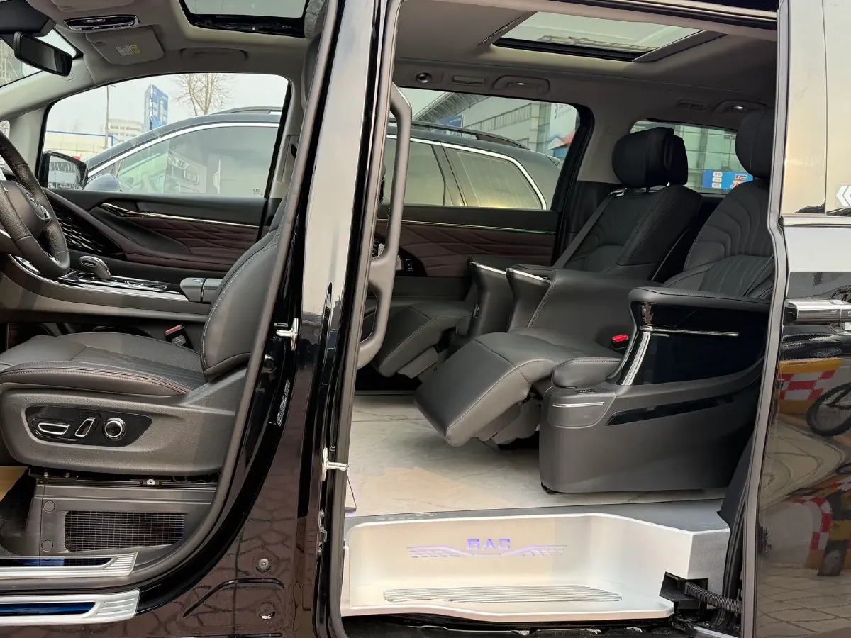 2024 GAC Trumpchi M8 2.0T 252HP L4 8AT,autocango,china used car exporter,china ev exporter,chinese used car exporter,chinese used ev exporter