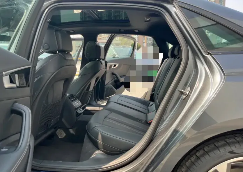 2024 Audi A4L 2.0T 190HP L4 7DCT,autocango,china used car exporter,china ev exporter,chinese used car exporter,chinese used ev exporter