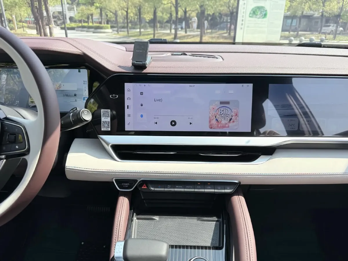 2021 Geely Monjaro 2.0T 218HP L4 7DCT,autocango,china used car exporter,china ev exporter,chinese used car exporter,chinese used ev exporter