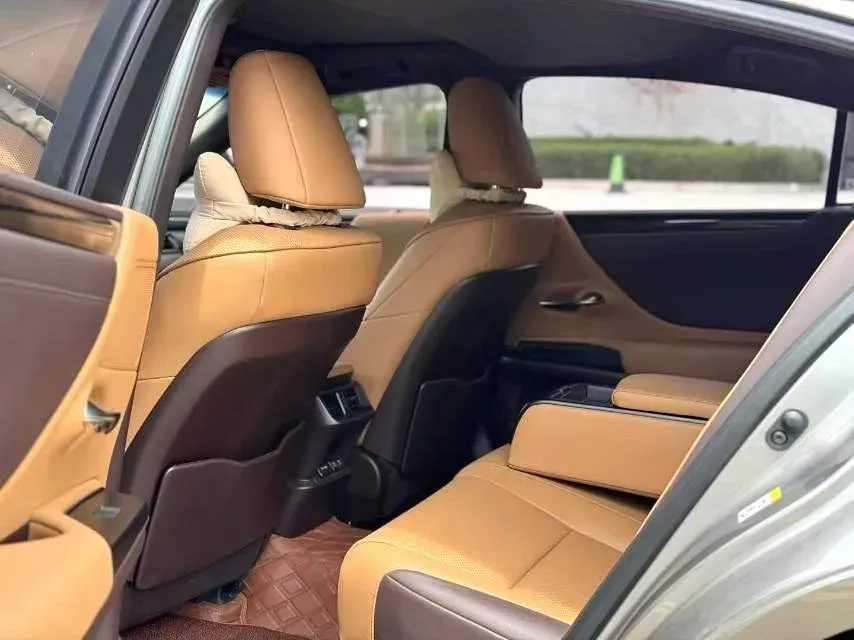 2018 Lexus ES 2.0L 167HP L4 6AT,autocango,china used car exporter,china ev exporter,chinese used car exporter,chinese used ev exporter