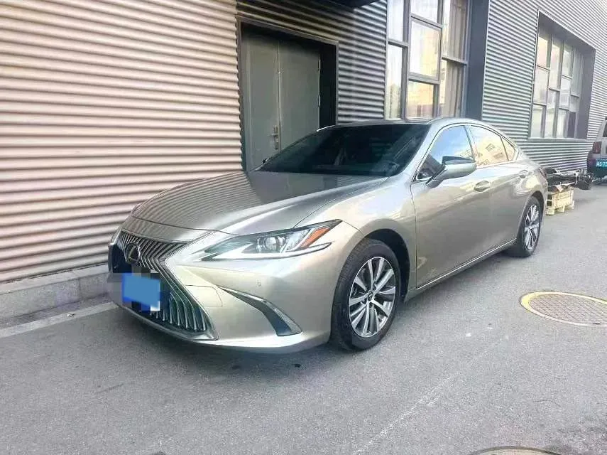 2018 Lexus ES 2.0L 167HP L4 6AT,autocango,china used car exporter,china ev exporter,chinese used car exporter,chinese used ev exporter