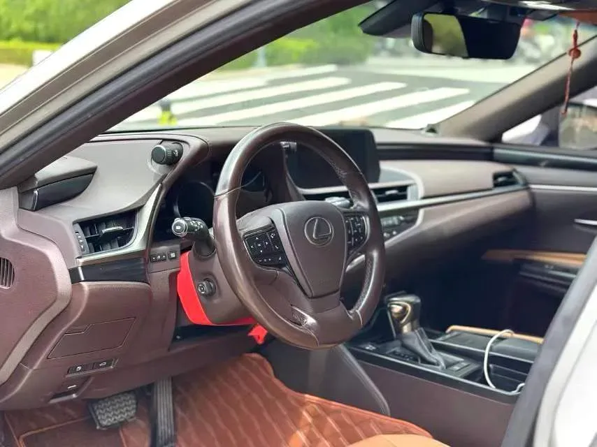 2018 Lexus ES 2.0L 167HP L4 6AT,autocango,china used car exporter,china ev exporter,chinese used car exporter,chinese used ev exporter