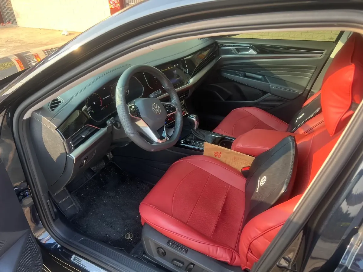 2024 Volkswagen Passat 2.0T 186HP L4 7DCT,autocango,china used car exporter,china ev exporter,chinese used car exporter,chinese used ev exporter