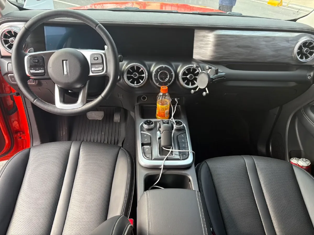 2021 Tank 300 2.0T 227HP L4 8AT,autocango,china used car exporter,china ev exporter,chinese used car exporter,chinese used ev exporter