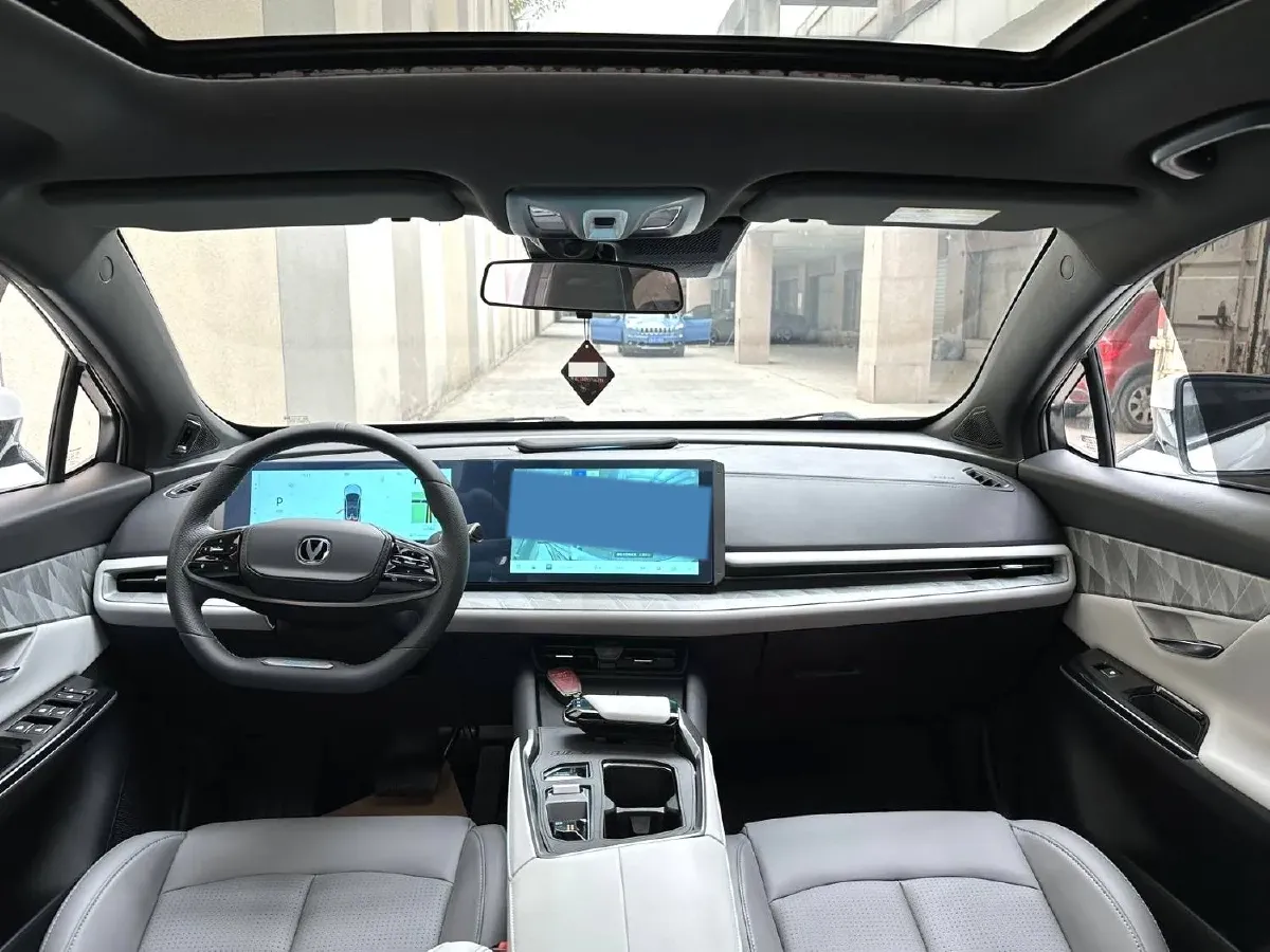 2023 ChangAn UNI-T 1.5T 188HP L4 7DCT,autocango,china used car exporter,china ev exporter,chinese used car exporter,chinese used ev exporter