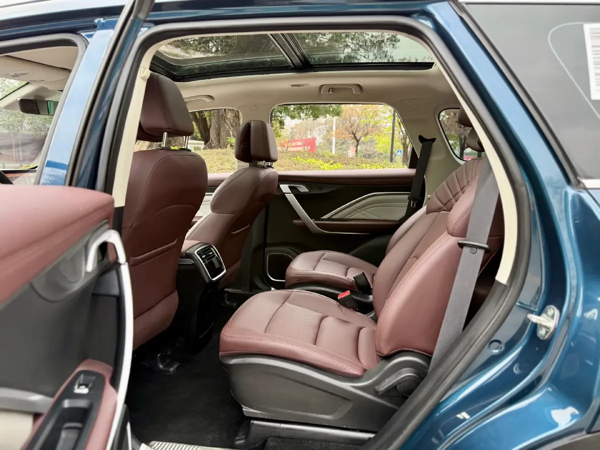 2021 Geely JiaJi 1.8T 184HP L4 7DCT,autocango,china used car exporter,china ev exporter,chinese used car exporter,chinese used ev exporter