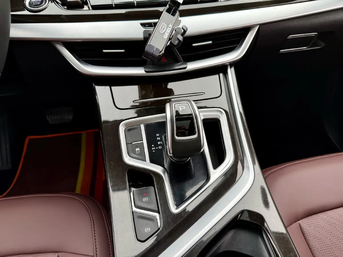 2021 Geely JiaJi 1.8T 184HP L4 7DCT,autocango,china used car exporter,china ev exporter,chinese used car exporter,chinese used ev exporter