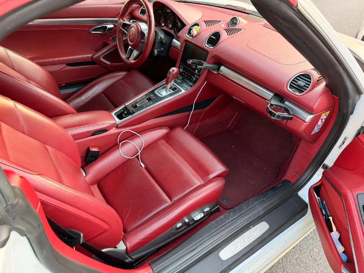 2018 Porsche 718 2.0T 250HP H4 7DCT,autocango,china used car exporter,china ev exporter,chinese used car exporter,chinese used ev exporter