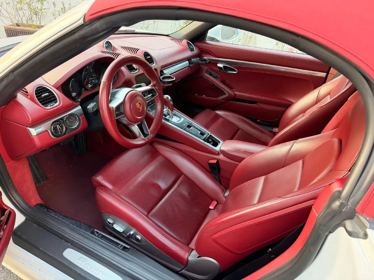 2018 Porsche 718 2.0T 250HP H4 7DCT,autocango,china used car exporter,china ev exporter,chinese used car exporter,chinese used ev exporter