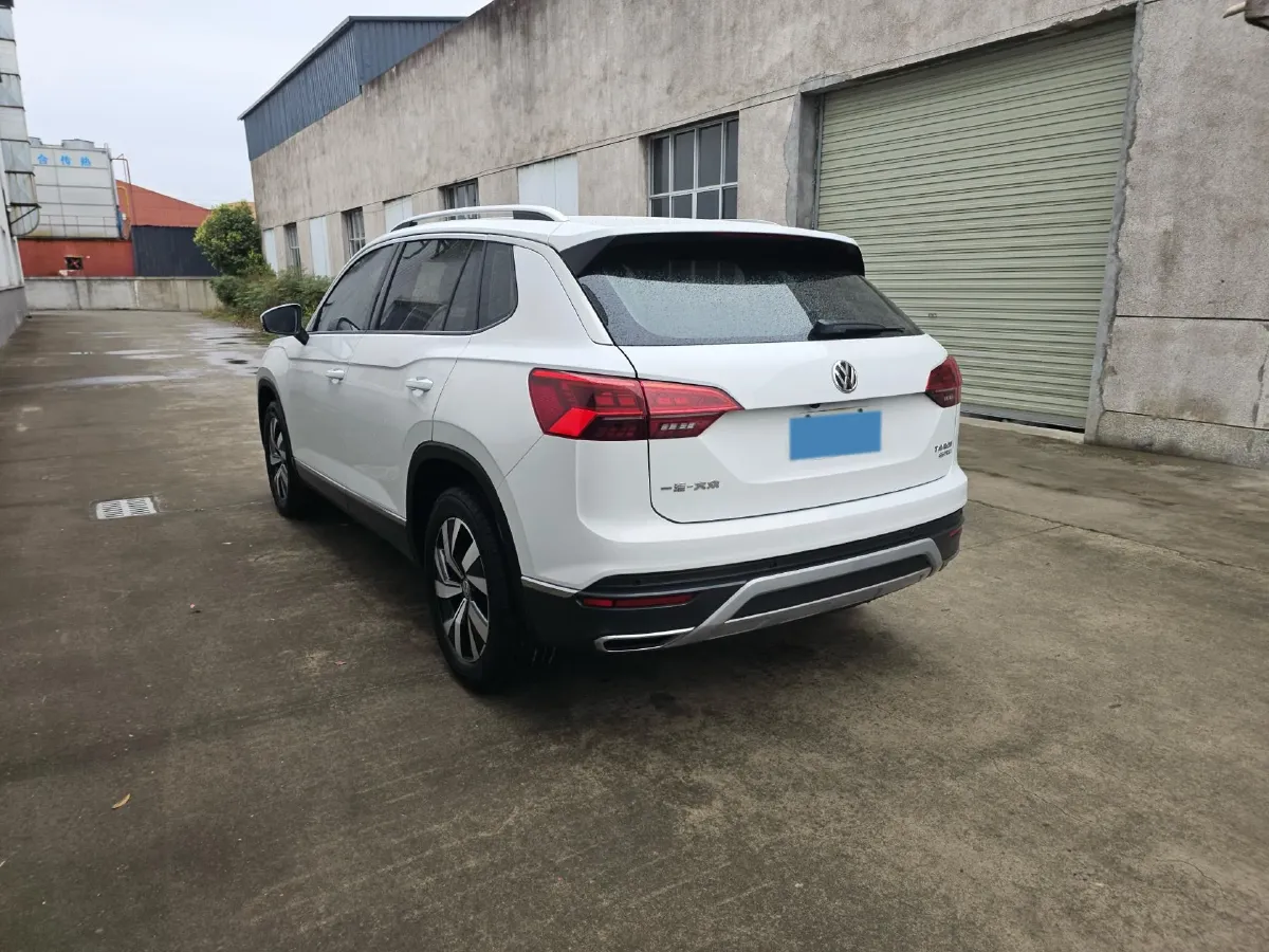 2019 Jeep Cherokee 2.0T 234HP L4 9AT,autocango,china used car exporter,china ev exporter,chinese used car exporter,chinese used ev exporter