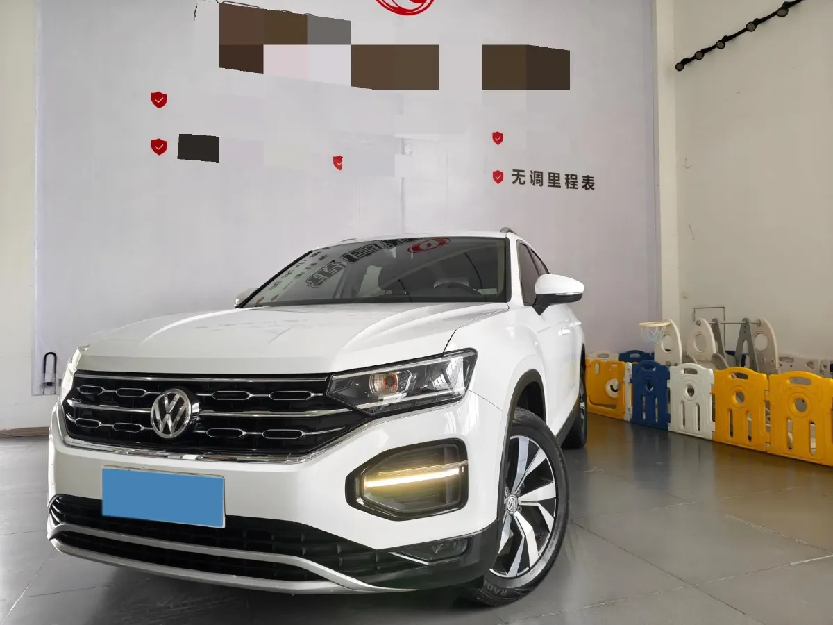 2019 Jeep Cherokee 2.0T 234HP L4 9AT,autocango,china used car exporter,china ev exporter,chinese used car exporter,chinese used ev exporter