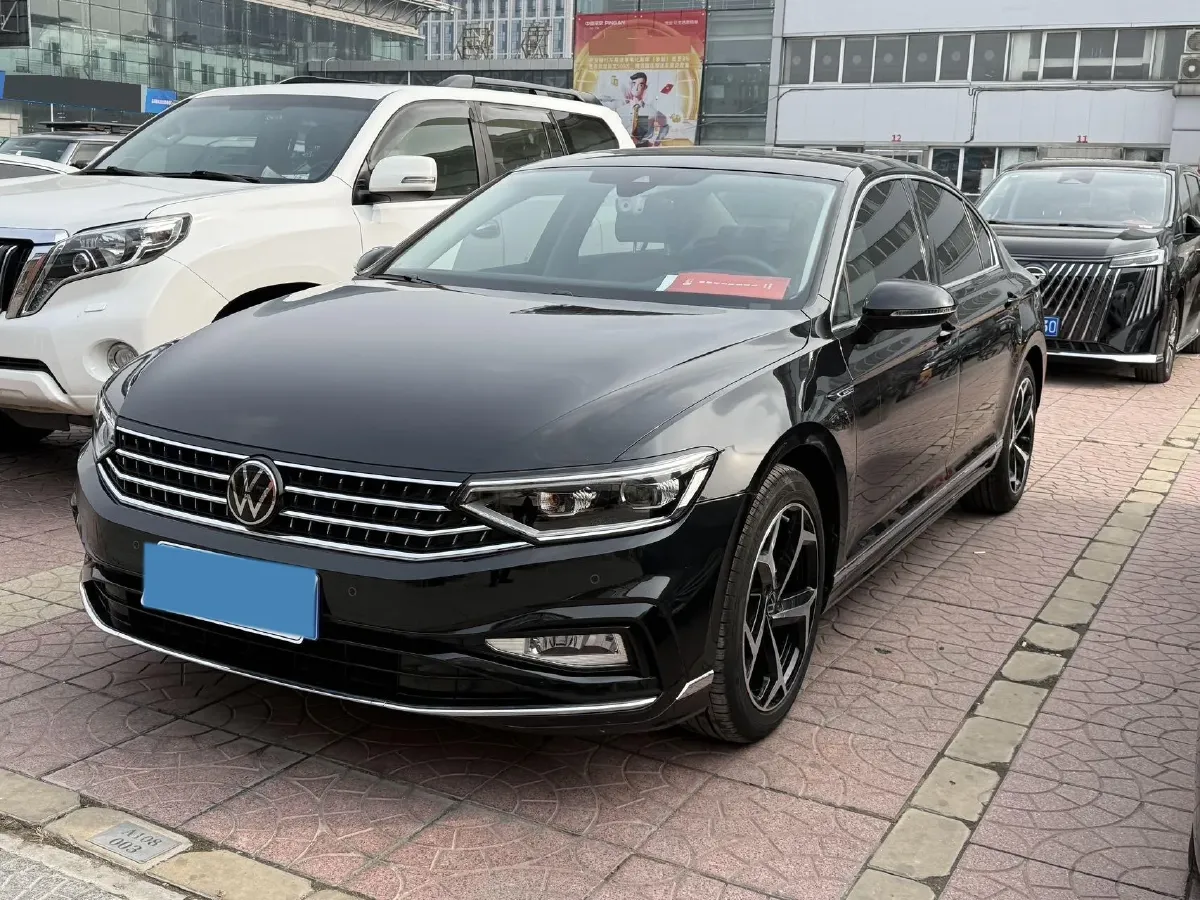 2024 Volkswagen Magotan 2.0T 186HP L4 7DCT,autocango,china used car exporter,china ev exporter,chinese used car exporter,chinese used ev exporter