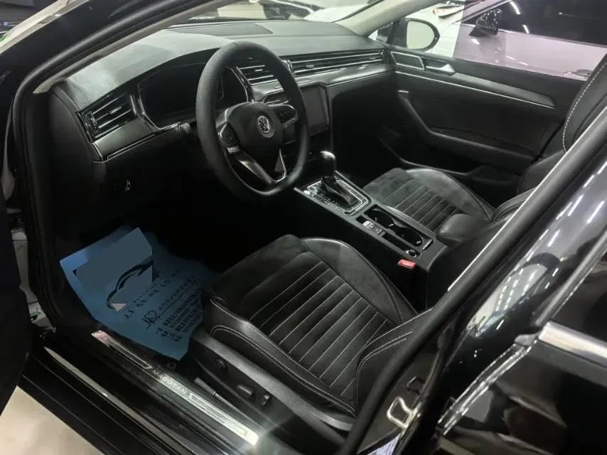 2020 Volkswagen Magotan 2.0T 186HP L4 7DCT,autocango,china used car exporter,china ev exporter,chinese used car exporter,chinese used ev exporter