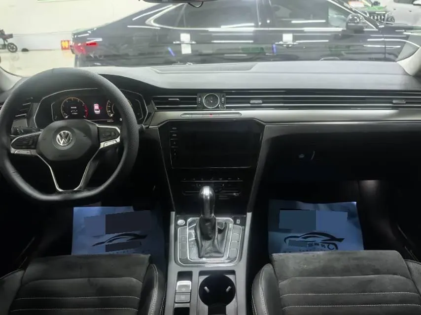 2020 Volkswagen Magotan 2.0T 186HP L4 7DCT,autocango,china used car exporter,china ev exporter,chinese used car exporter,chinese used ev exporter