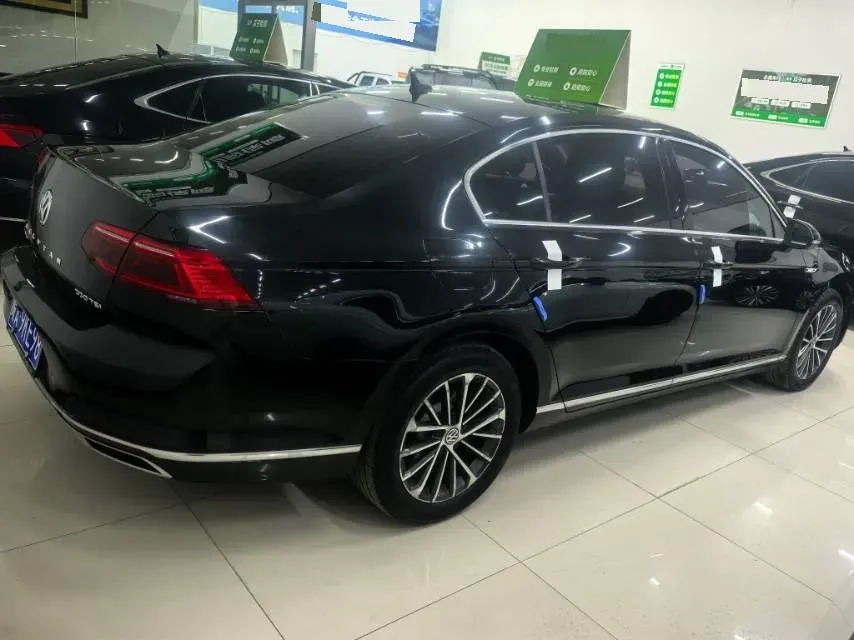 2020 Volkswagen Magotan 2.0T 186HP L4 7DCT,autocango,china used car exporter,china ev exporter,chinese used car exporter,chinese used ev exporter