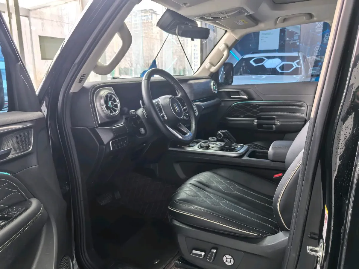 2023 Tank 300 2.0T 227HP L4 8AT,autocango,china used car exporter,china ev exporter,chinese used car exporter,chinese used ev exporter