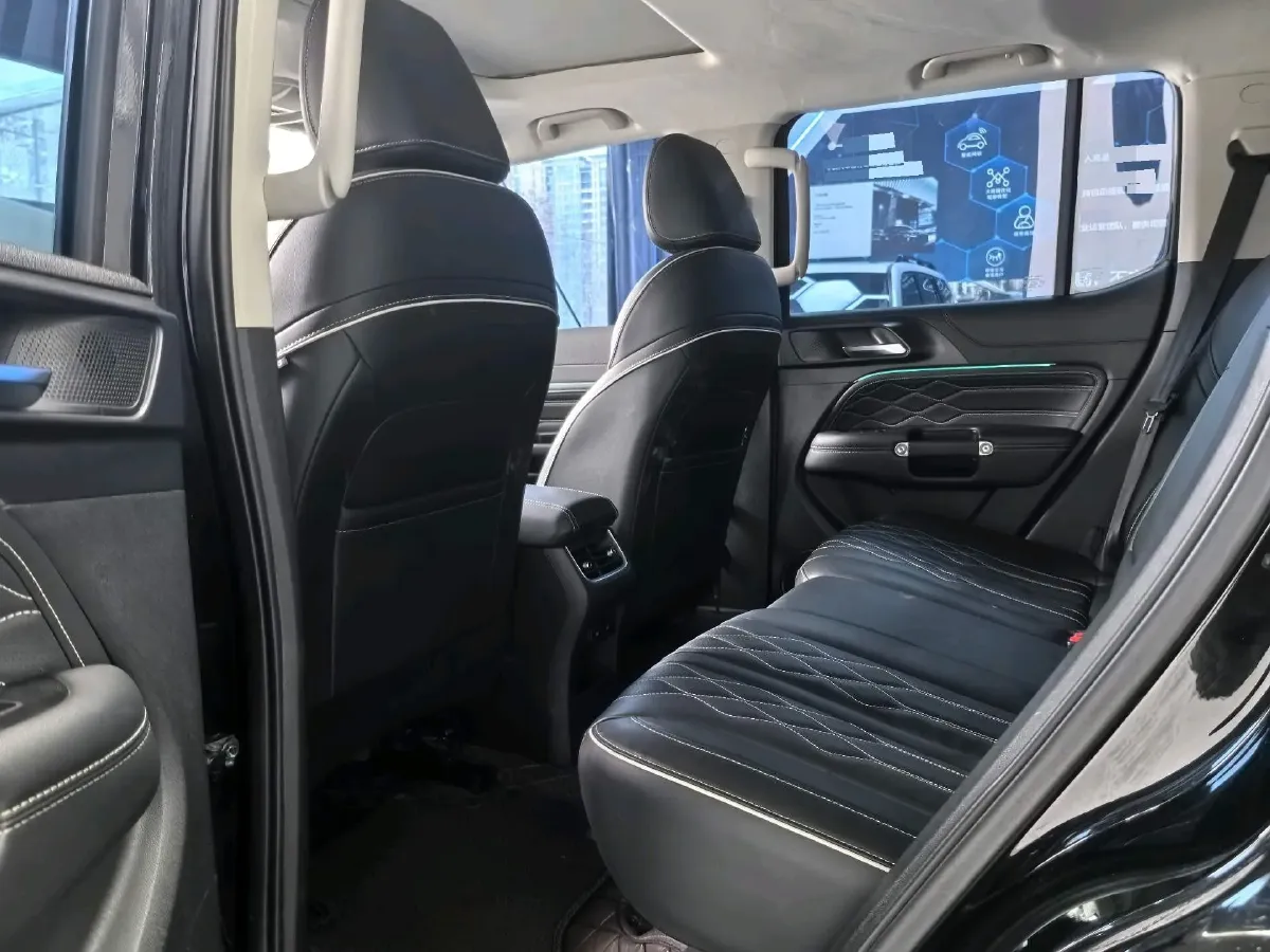 2023 Tank 300 2.0T 227HP L4 8AT,autocango,china used car exporter,china ev exporter,chinese used car exporter,chinese used ev exporter