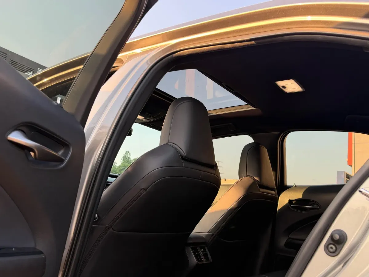 2020 Lexus UX 2.0L 146HP L4 E-CVT Hybrid,autocango,china used car exporter,china ev exporter,chinese used car exporter,chinese used ev exporter