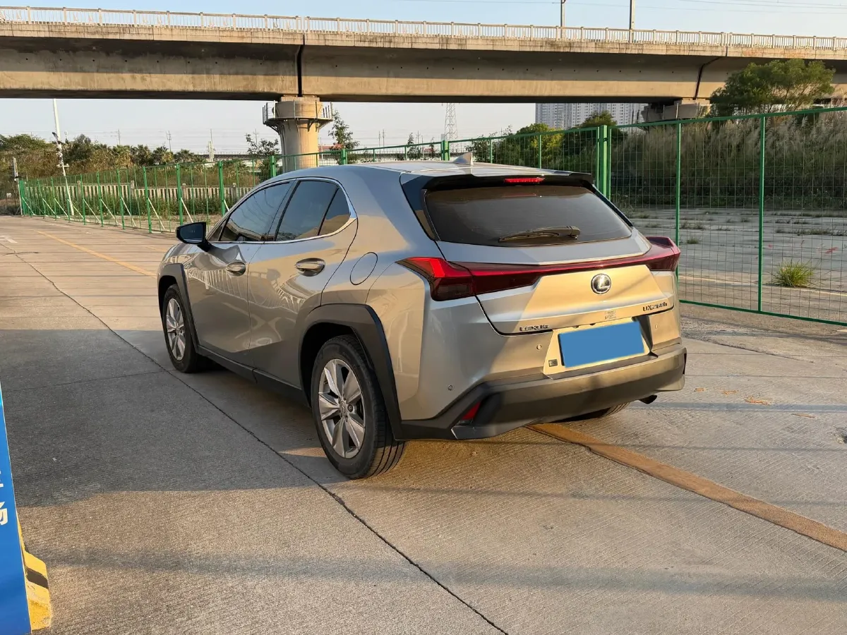 2020 Lexus UX 2.0L 146HP L4 E-CVT Hybrid,autocango,china used car exporter,china ev exporter,chinese used car exporter,chinese used ev exporter