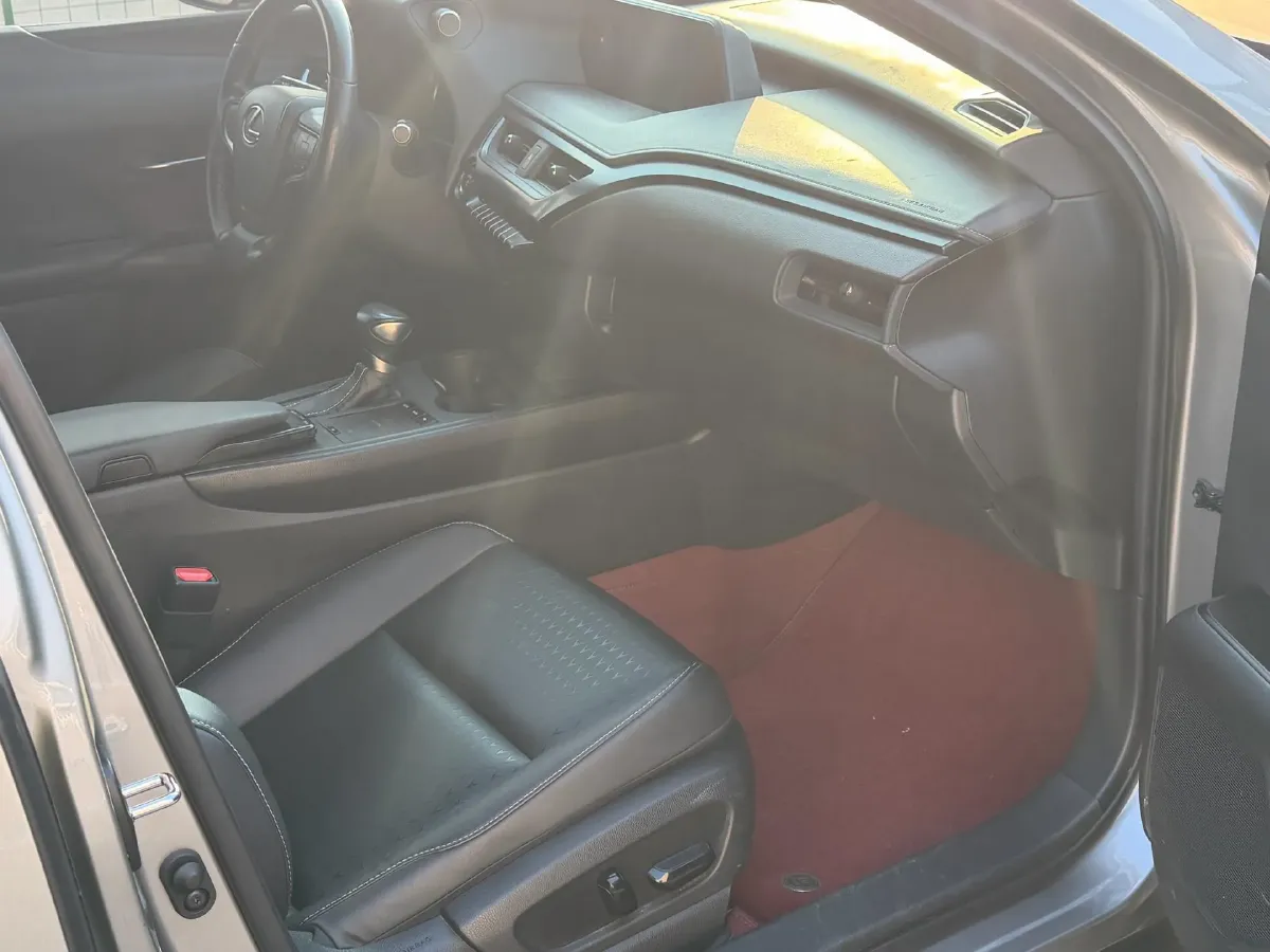 2020 Lexus UX 2.0L 146HP L4 E-CVT Hybrid,autocango,china used car exporter,china ev exporter,chinese used car exporter,chinese used ev exporter