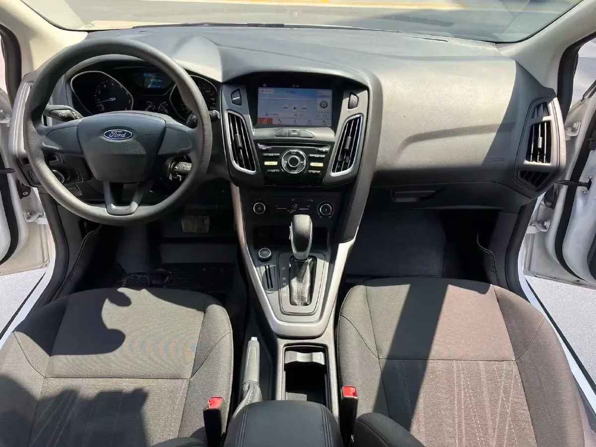 2018 Ford Focus 1.6L 125HP L4 6DCT,autocango,china used car exporter,china ev exporter,chinese used car exporter,chinese used ev exporter