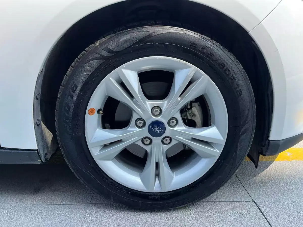 2018 Ford Focus 1.6L 125HP L4 6DCT,autocango,china used car exporter,china ev exporter,chinese used car exporter,chinese used ev exporter