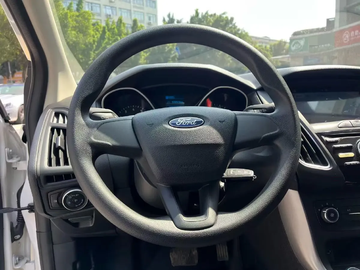2018 Ford Focus 1.6L 125HP L4 6DCT,autocango,china used car exporter,china ev exporter,chinese used car exporter,chinese used ev exporter