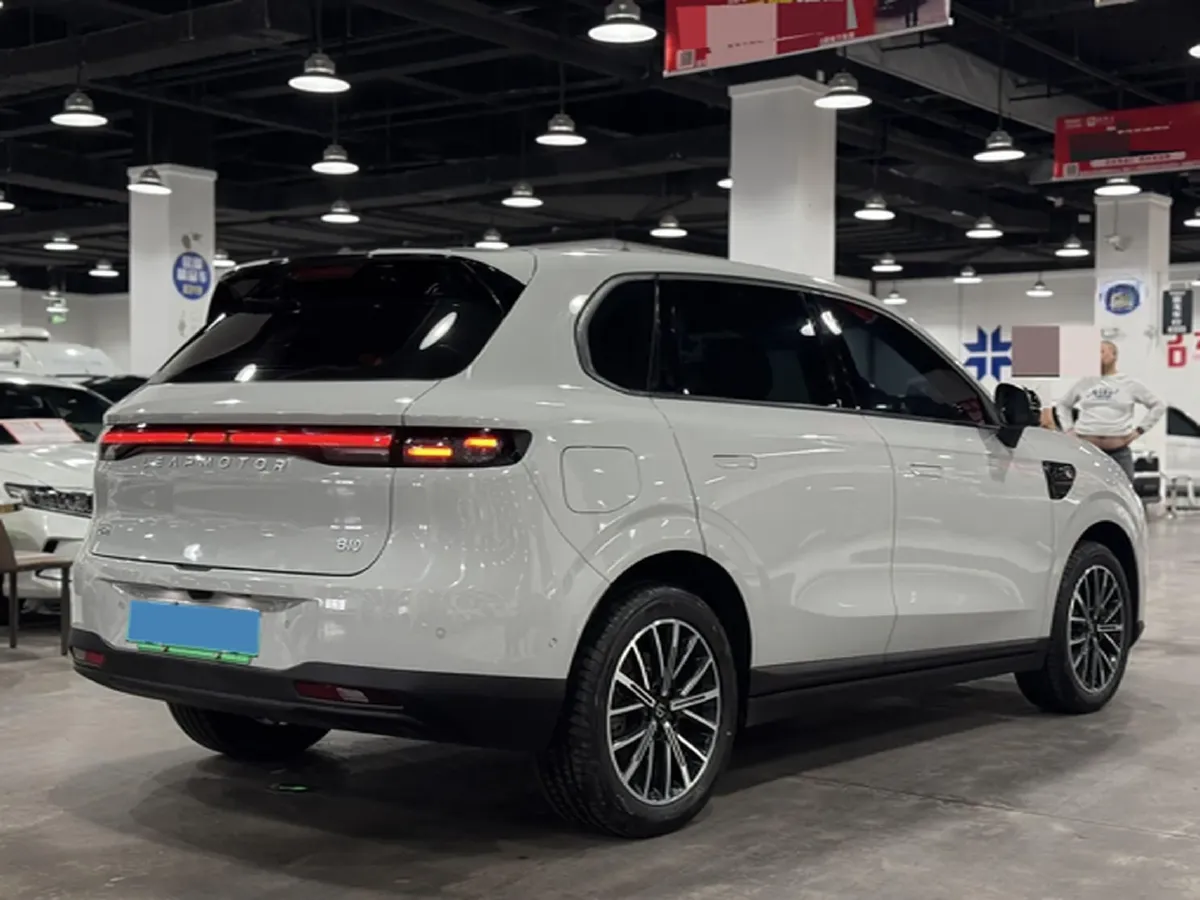 2025 Leapmotor B10 BEV 67.1KWH,autocango,china used car exporter,china ev exporter,chinese used car exporter,chinese used ev exporter