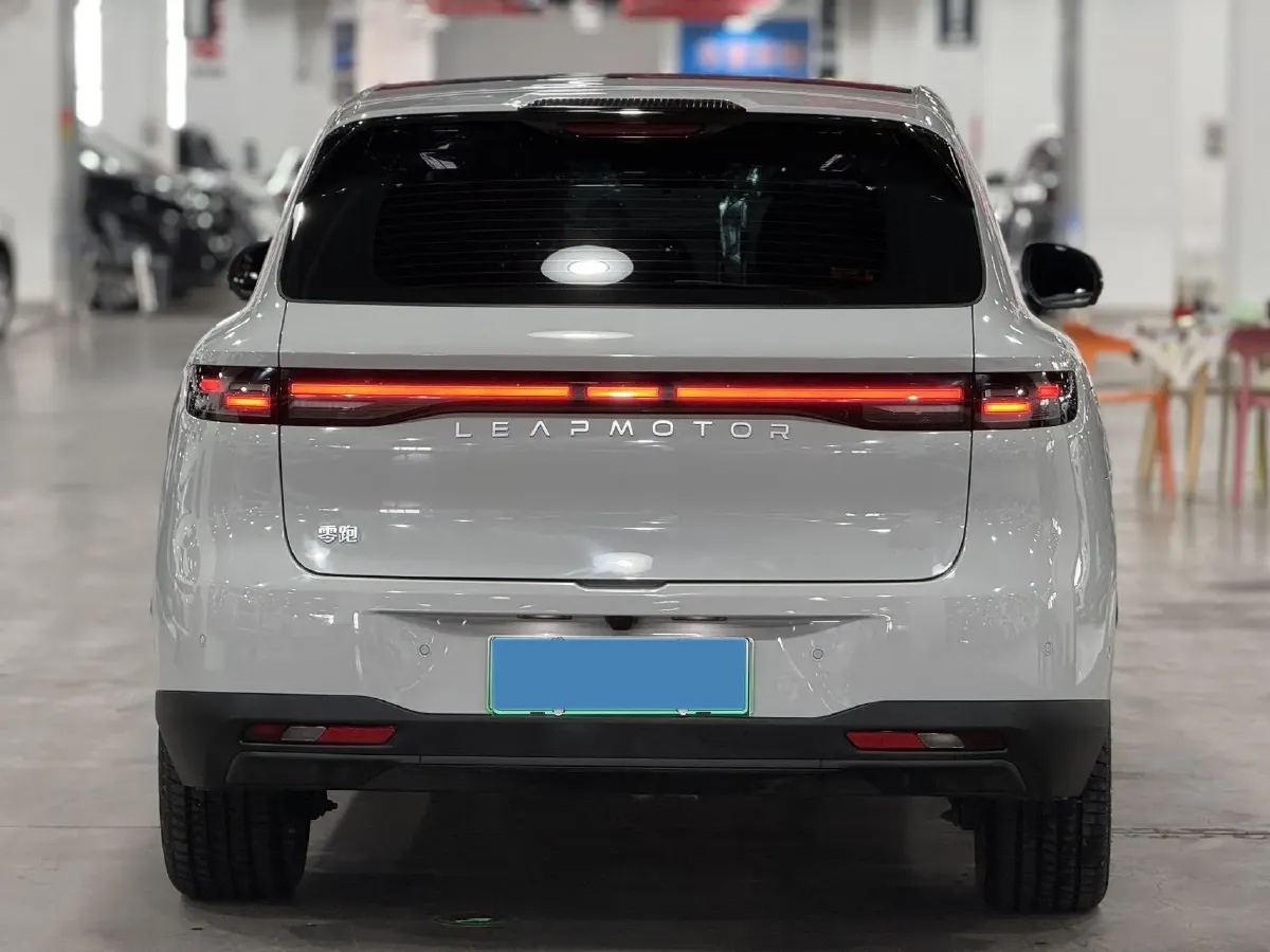 2025 Leapmotor B10 BEV 67.1KWH,autocango,china used car exporter,china ev exporter,chinese used car exporter,chinese used ev exporter