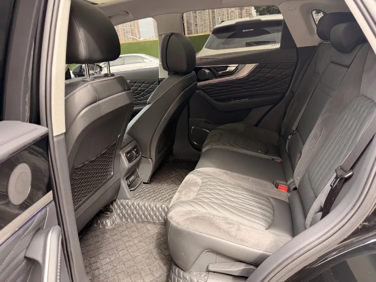 2022 HongQi HS5 2.0T 224HP L4 6AT,autocango,china used car exporter,china ev exporter,chinese used car exporter,chinese used ev exporter