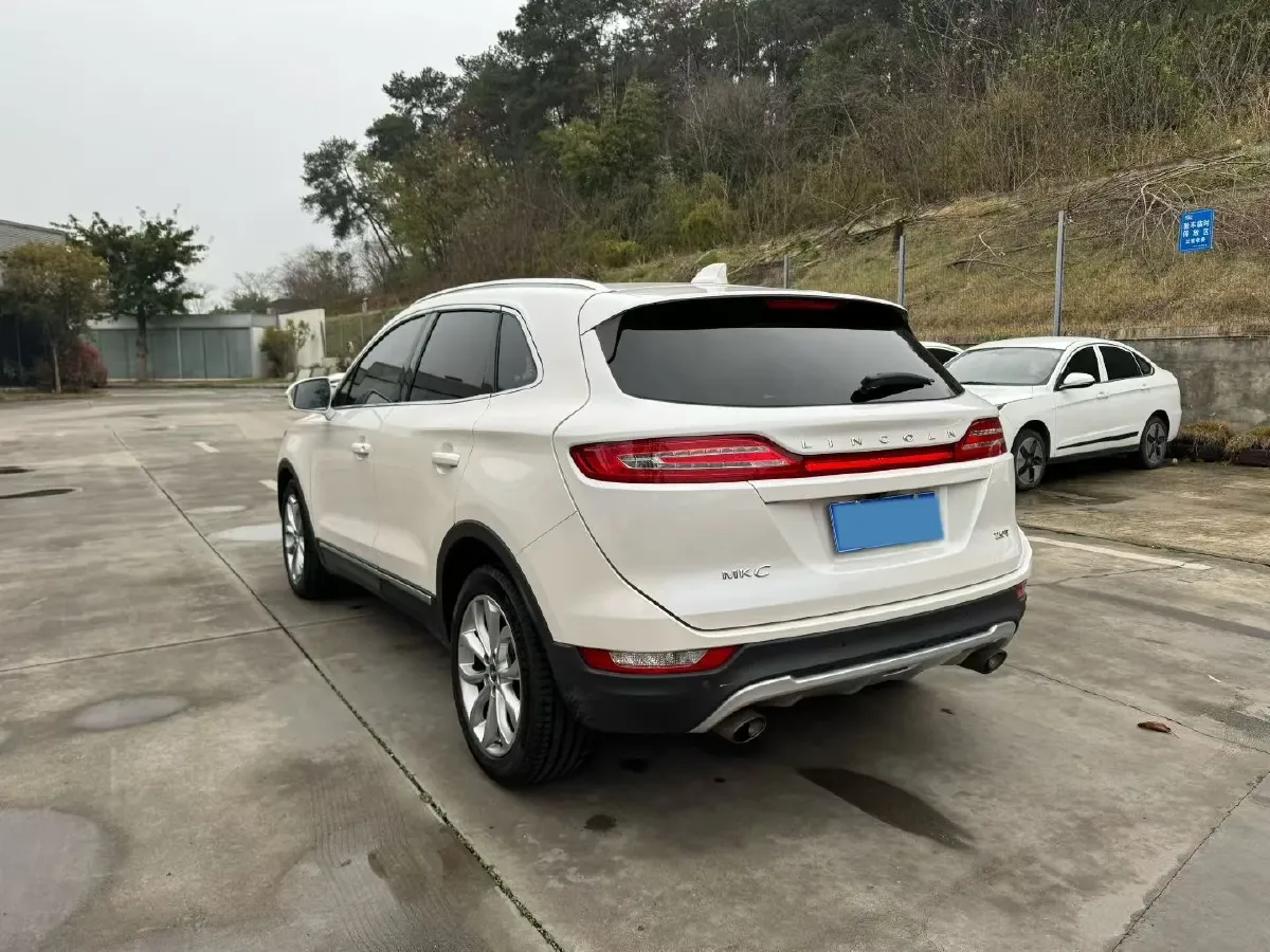 2018 Lincoln MKC 2.0T 203HP L4 6AT,autocango,china used car exporter,china ev exporter,chinese used car exporter,chinese used ev exporter