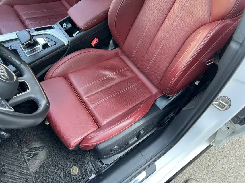 2023 Audi A4L 2.0T 190HP L4 7DCT,autocango,china used car exporter,china ev exporter,chinese used car exporter,chinese used ev exporter