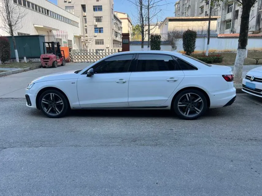 2023 Audi A4L 2.0T 190HP L4 7DCT,autocango,china used car exporter,china ev exporter,chinese used car exporter,chinese used ev exporter