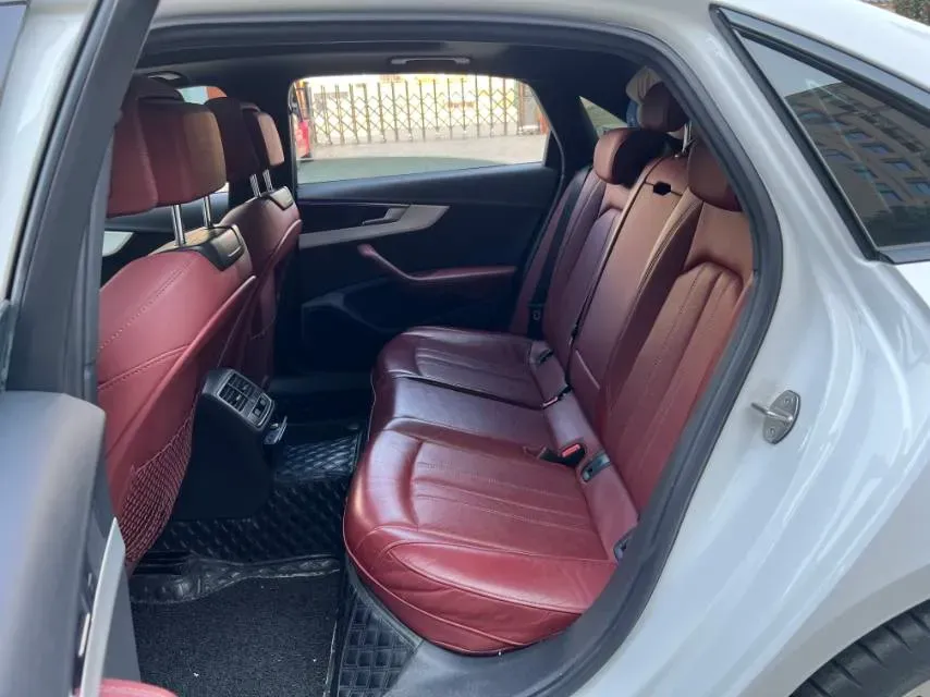 2023 Audi A4L 2.0T 190HP L4 7DCT,autocango,china used car exporter,china ev exporter,chinese used car exporter,chinese used ev exporter