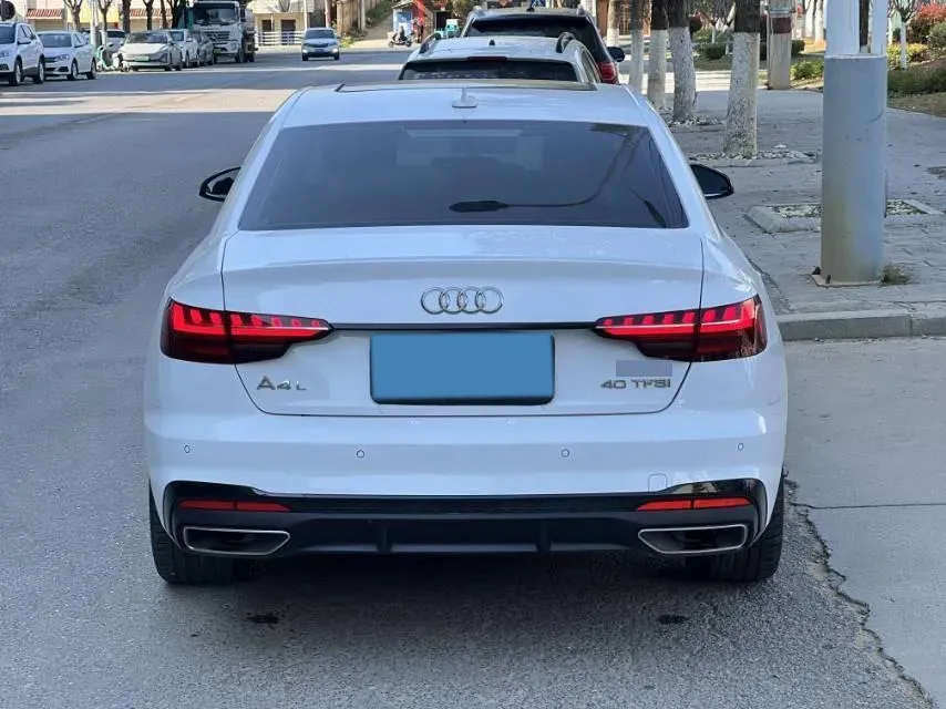 2023 Audi A4L 2.0T 190HP L4 7DCT,autocango,china used car exporter,china ev exporter,chinese used car exporter,chinese used ev exporter