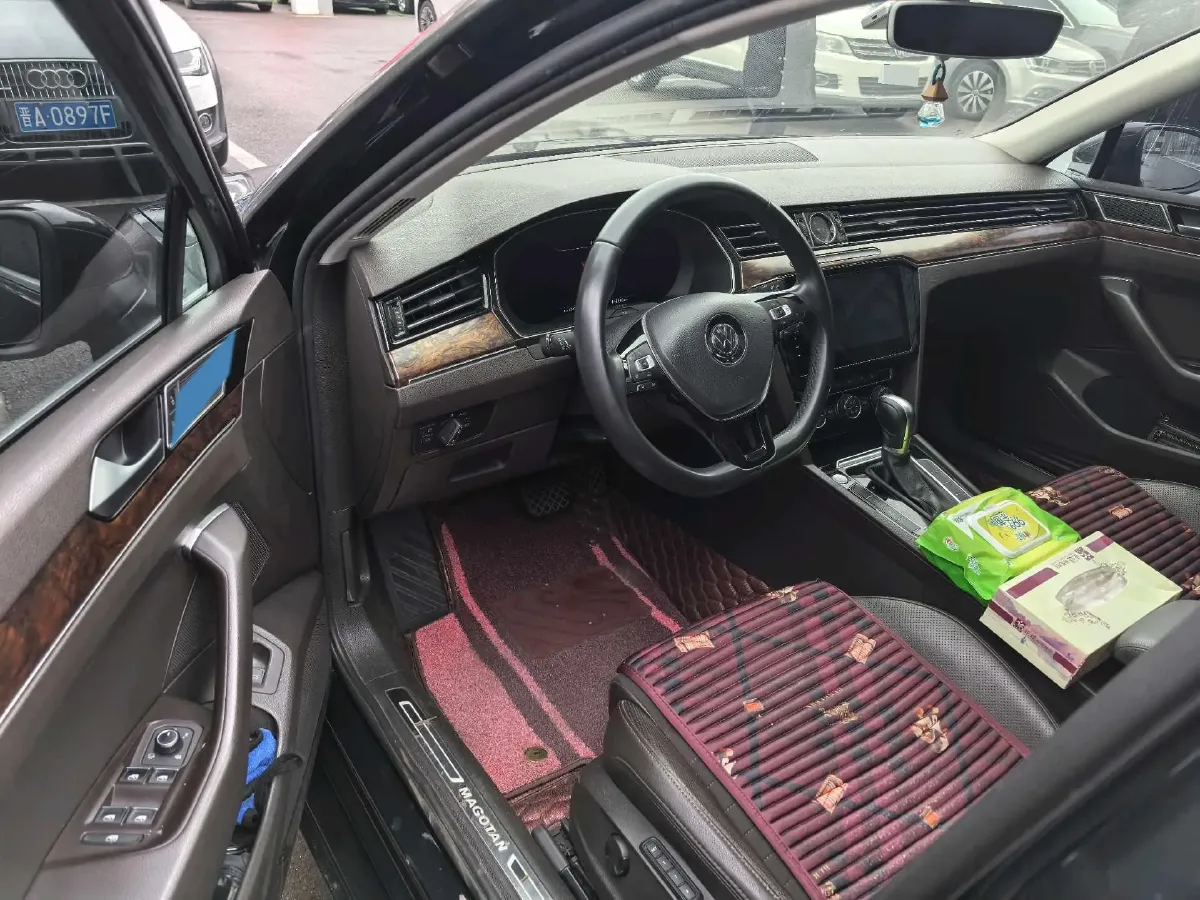 2018 Volkswagen Magotan 1.8T 180HP L4 7DCT,autocango,china used car exporter,china ev exporter,chinese used car exporter,chinese used ev exporter