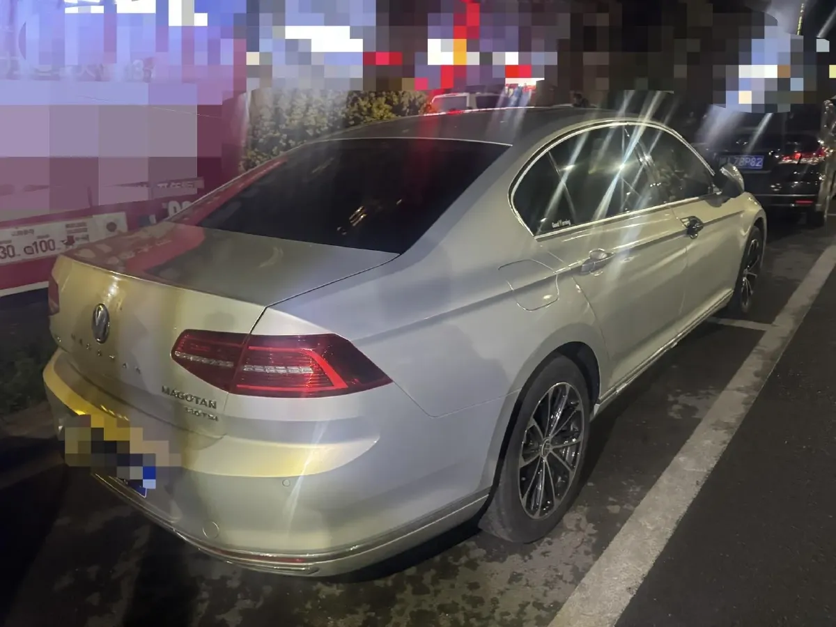 2018 Volkswagen Magotan 1.8T 180HP L4 7DCT,autocango,china used car exporter,china ev exporter,chinese used car exporter,chinese used ev exporter