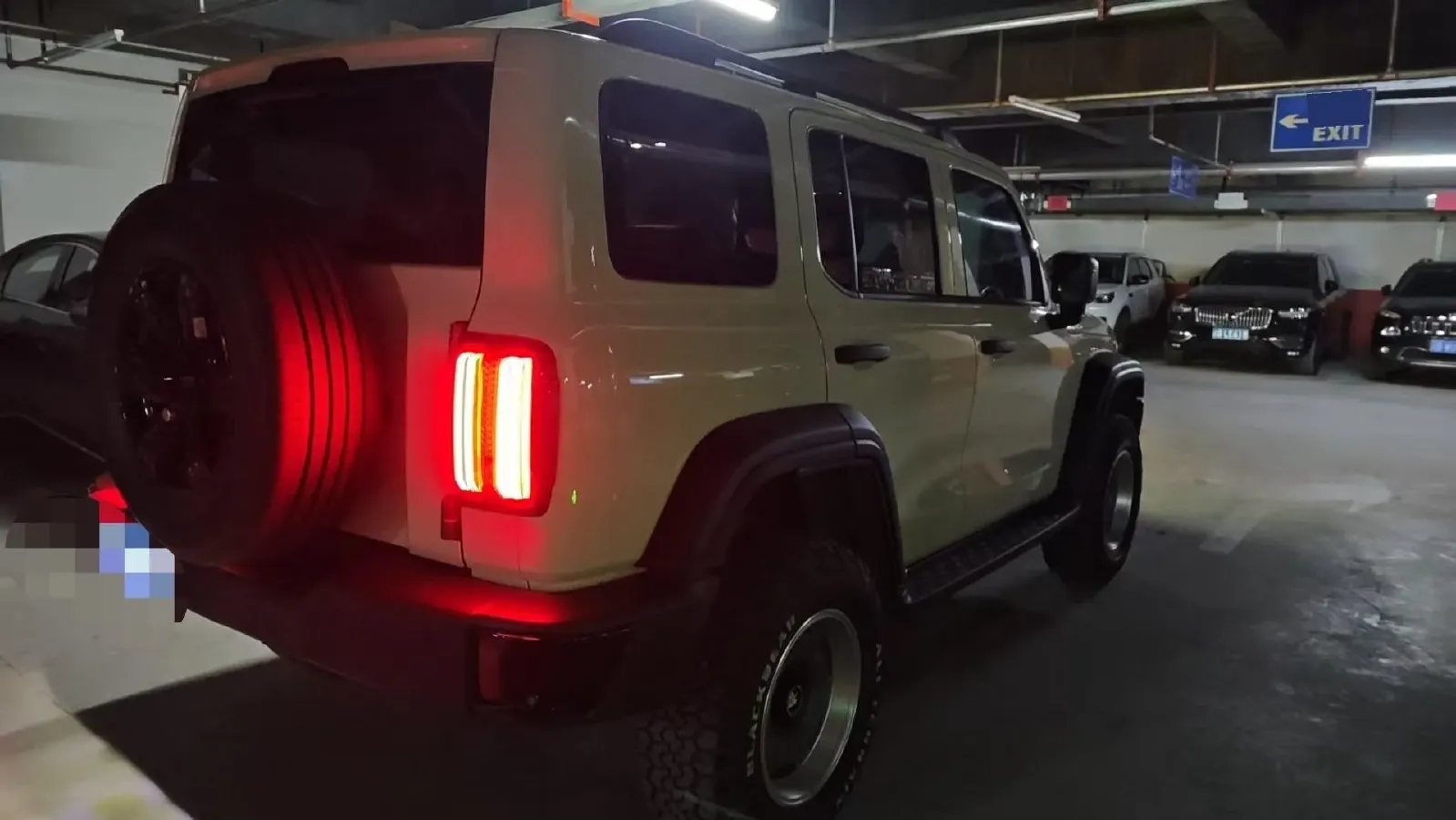 2025 Tank 300 2.4T 186HP L4 9AT,autocango,china used car exporter,china ev exporter,chinese used car exporter,chinese used ev exporter